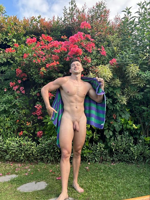 Watch Nick Tylar 🔥's leaked NSFW photo on TwXstars