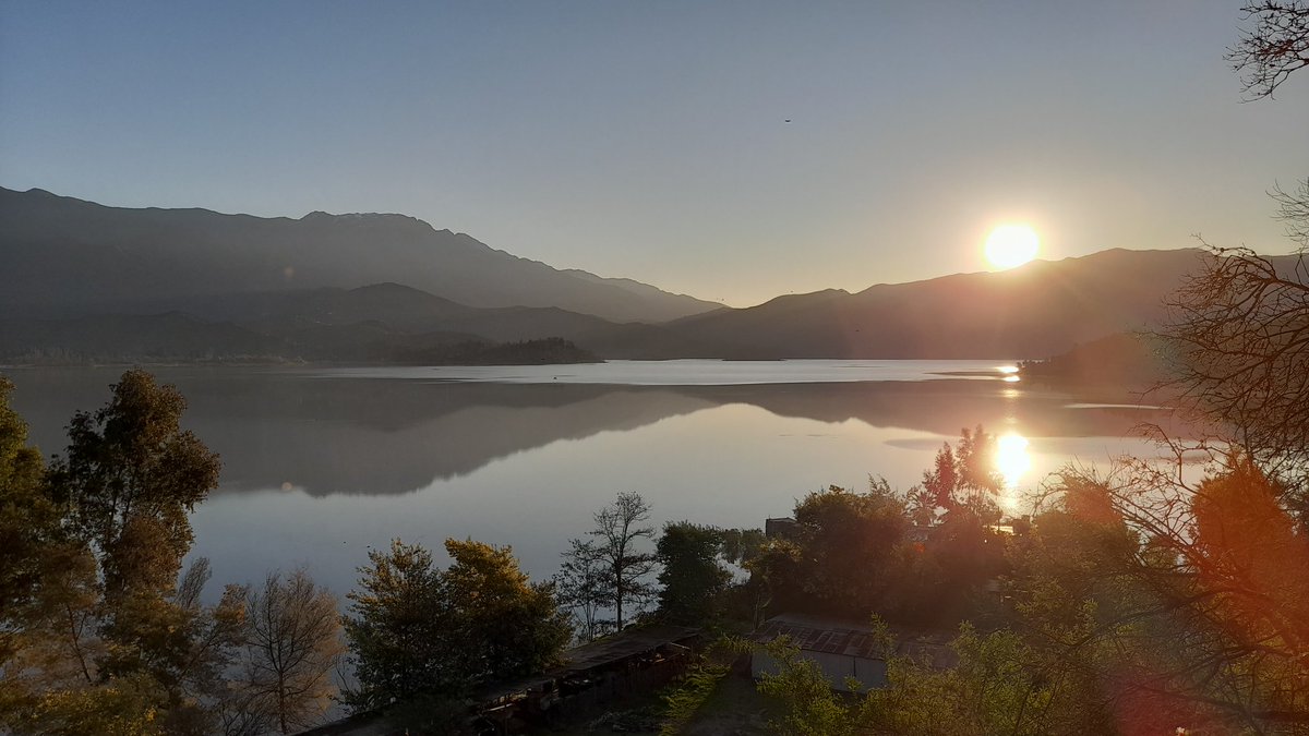 JorgeTobarRodr2's tweet photo. Unas hermosas fotos de la Laguna de Aculeo, gracias mi dios por darme la oportunidad de ver tan hermoso paisaje

#lagunadeaculeo
#agua
#invierno2024
#Naturaleza
#paisajesdechile https://t.co/OomQoRFwF9