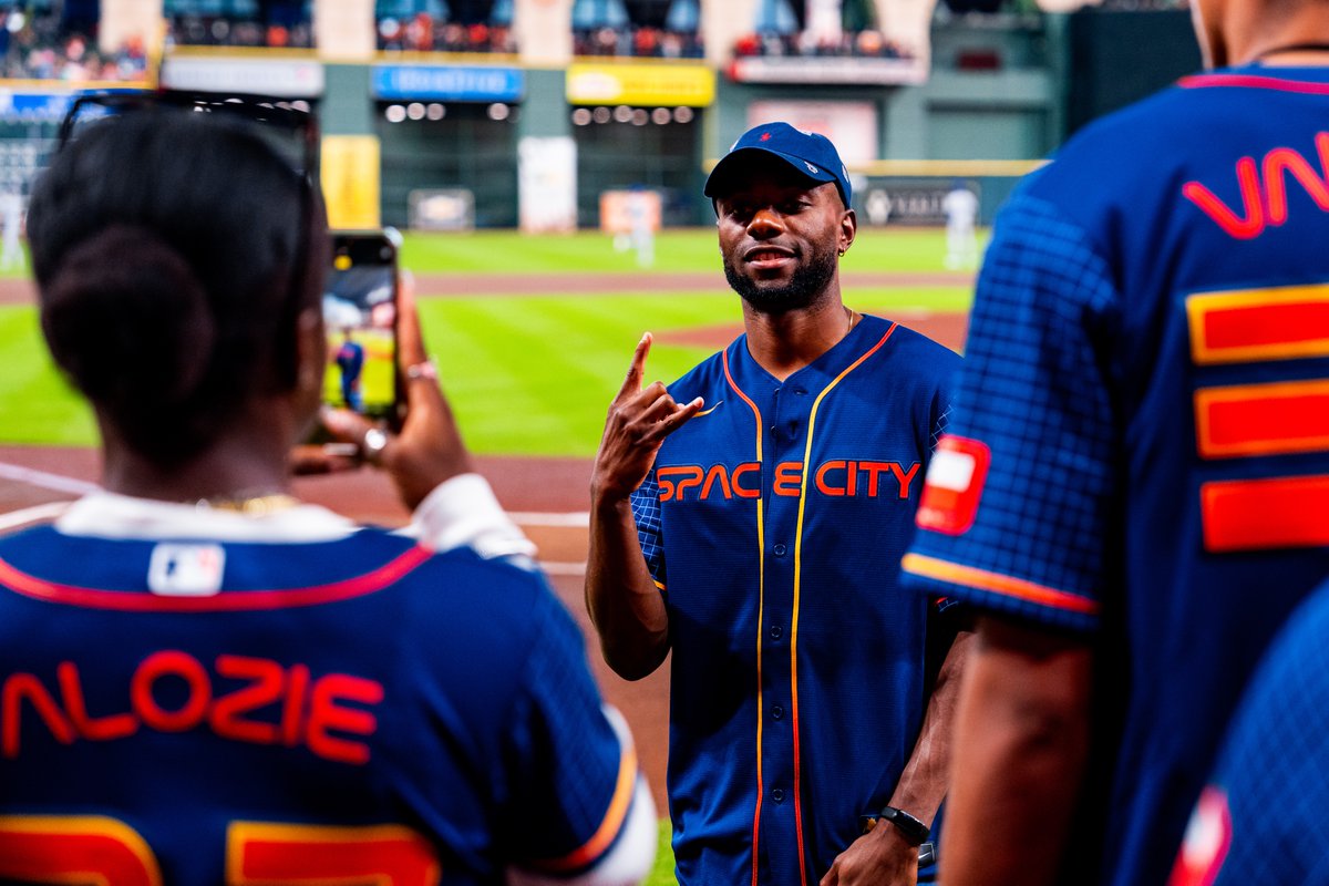 astros's tweet photo. Golden Hour.

Honoring our 2024 Paris Olympians.