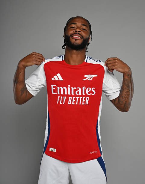 🔴⚪️ Sterling: “Joining Arsenal is really an unbelievable feeling. I’m buzzing”.

“This is a perfect fit for me! You see the journey the boys are on, and the hunger, and I keep saying again, the togetherness is something I’m looking to be part of”.