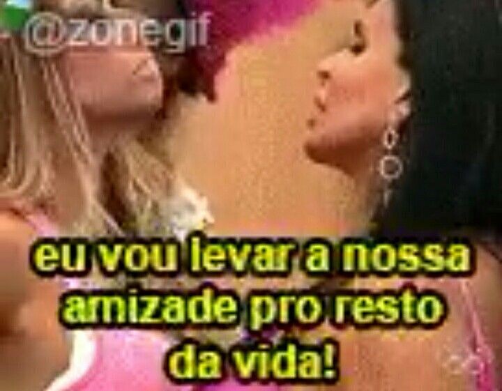 stanbeccky's tweet photo. @GagaViegas @smiilebecky não precisa ter vergonha tá tudo bem ser trouxa e romântica você tem nosso apoio 🫂 https://t.co/i93IZSNb9I