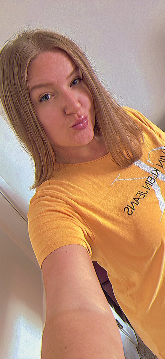 Here's a free task for my good pets. Go like and retweet your 5 favorite posts of mine, then take a look at my Patreon. Just a little peek can't hurt right?