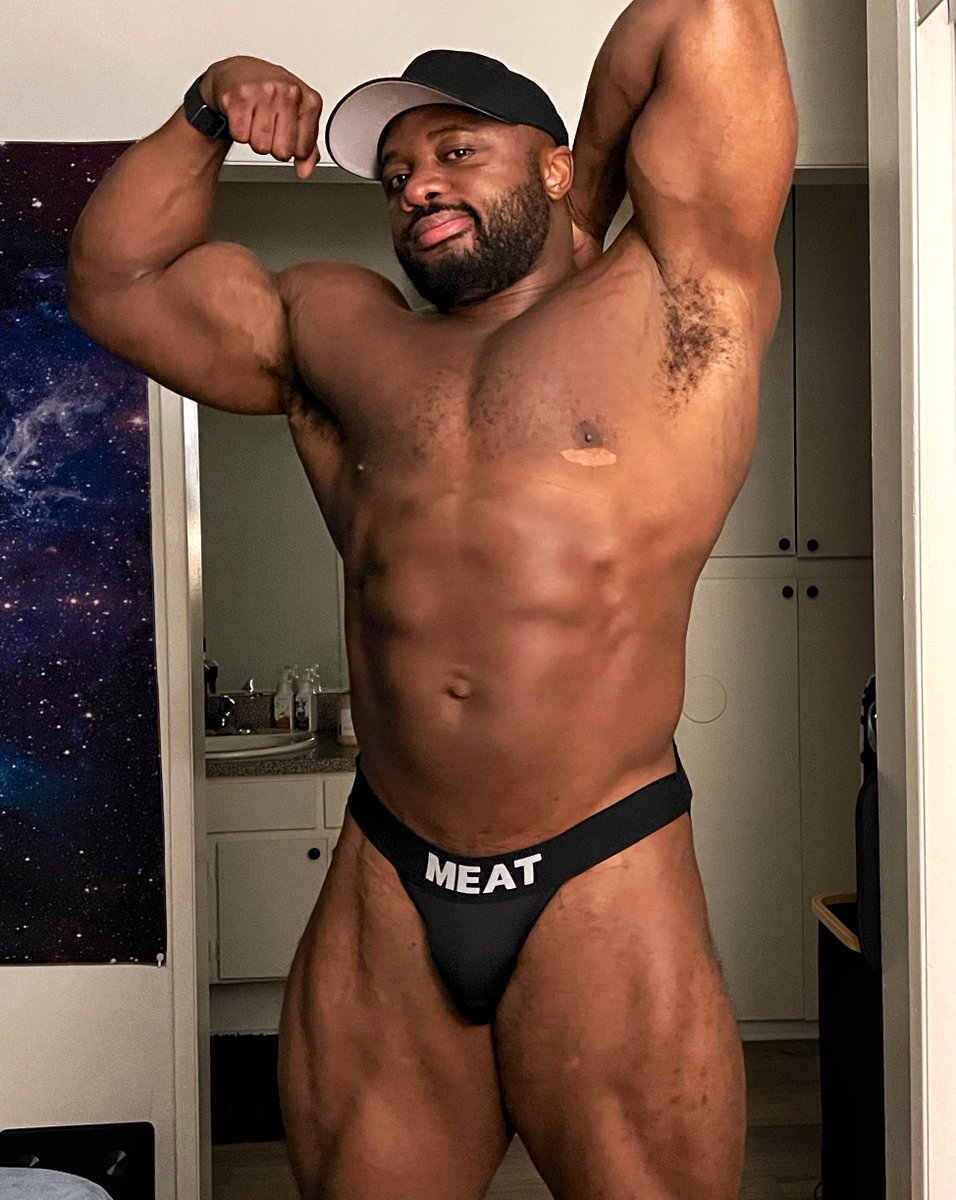 Muscle Worship tweet media
