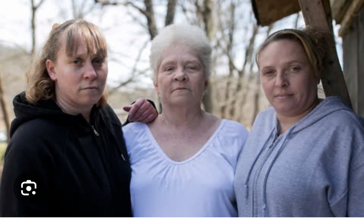 BurnEr92976227's tweet photo. The Carmelites of Ohio are said to look white but say they're black. https://t.co/mQnqx4TKg5