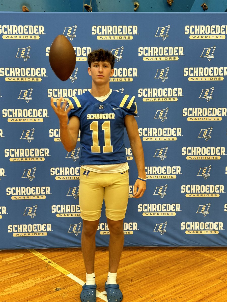 Had a blast with <a href="/SchroederFtball/">Schroeder Football</a> at Media Day.  Future looks bright 😎