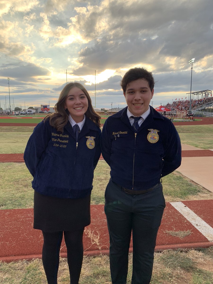 HollidayFFA's tweet photo. 🇺🇸Flag Raisers of the Week🇺🇸

⭐️Valerie Franklin
⭐️ Manuel Simental https://t.co/igSDv3vz8v
