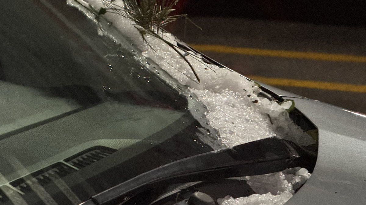 karlinwentz's tweet photo. #Granizada en el sur de la CDMX https://t.co/8dSJXY5Quo