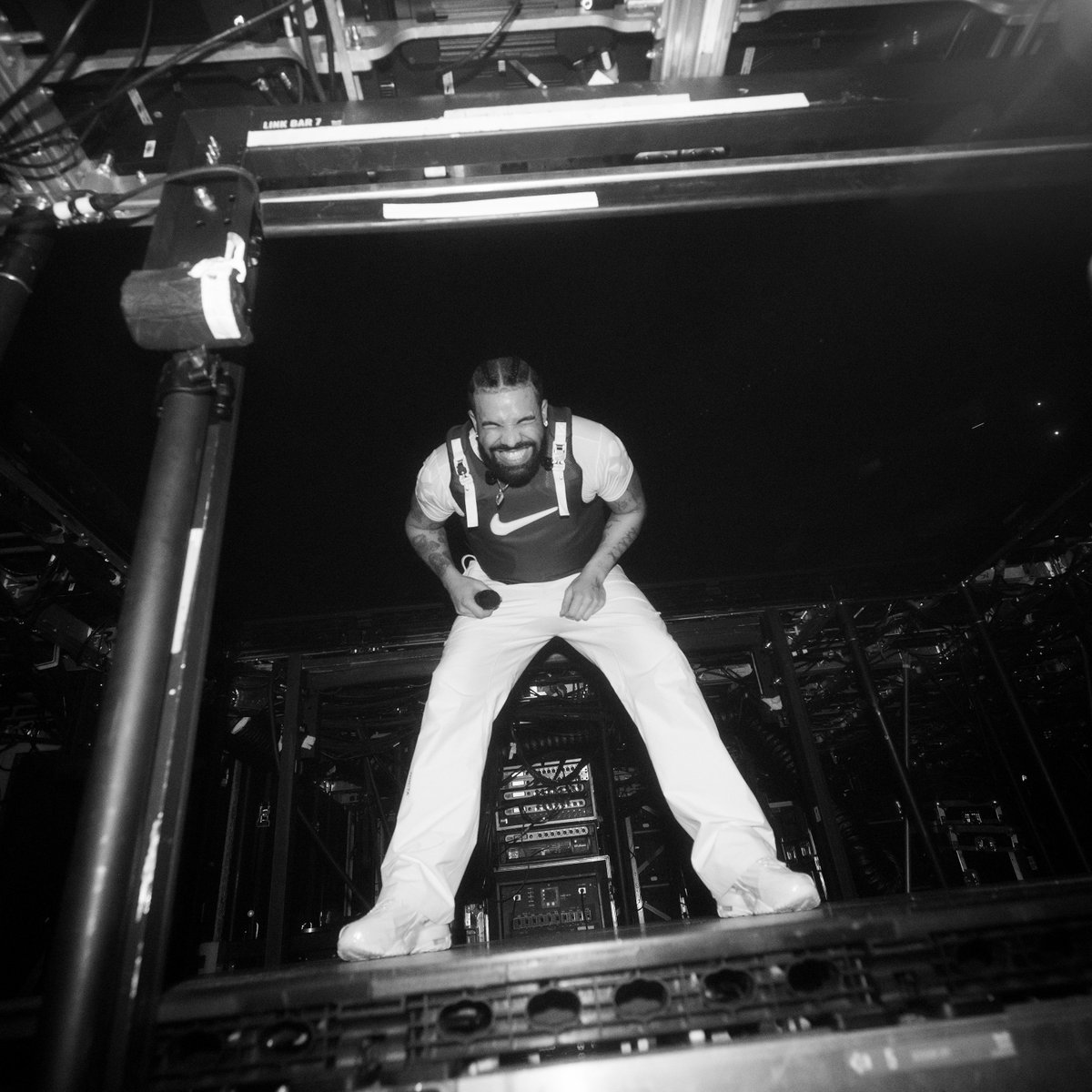 Apple Music tweet media