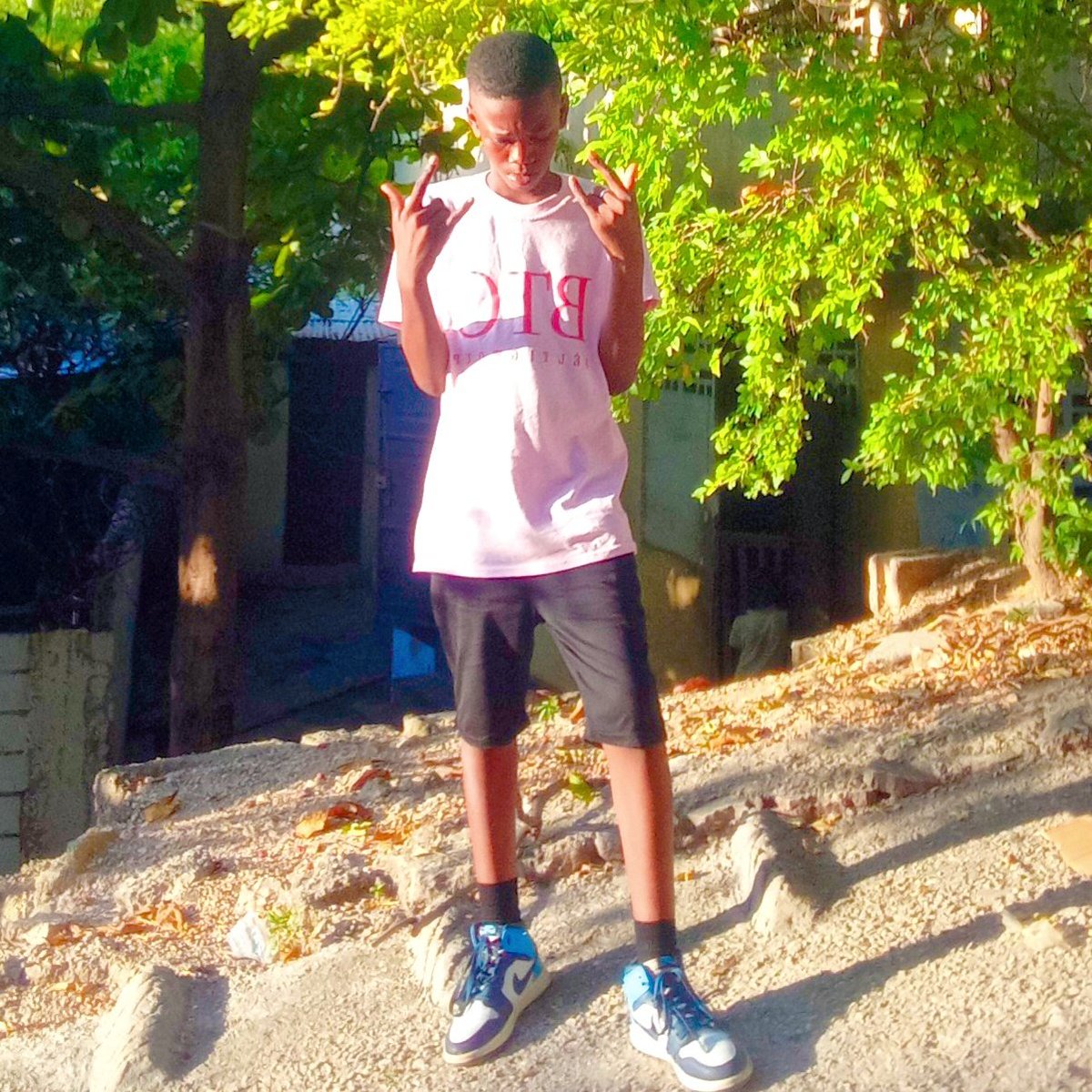KingSljr48971's tweet photo. #NouvellePhotoDeProfil https://t.co/Nr8qbkFCnF