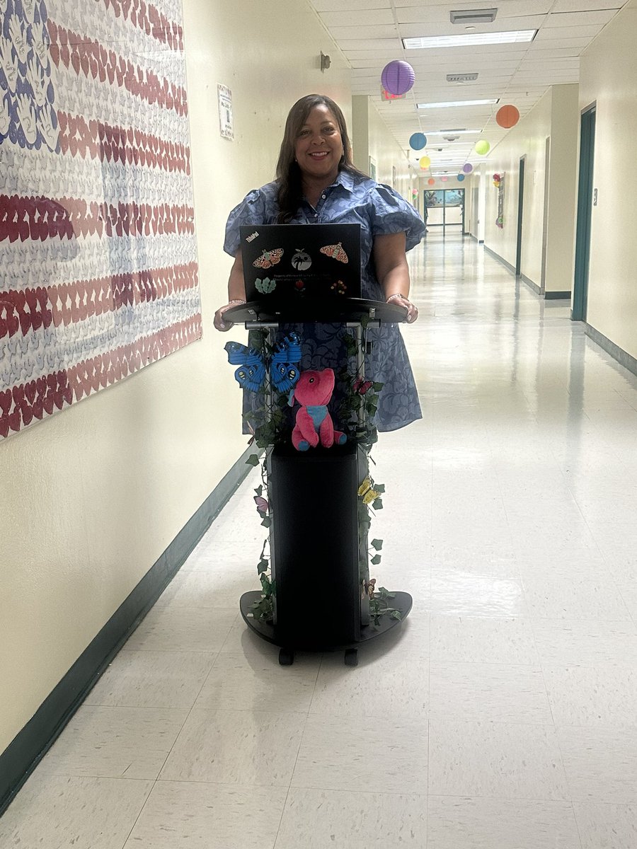 orr_ap's tweet photo. As a first year principal, visiting every classroom everyday is priority. Put together an office on wheels.  Maximizes time to connect with teachers and scholars! @DirMWS 
#firstyearprincipal
#PrincipalOnWheels
#POW https://t.co/5qbKsM1GWY