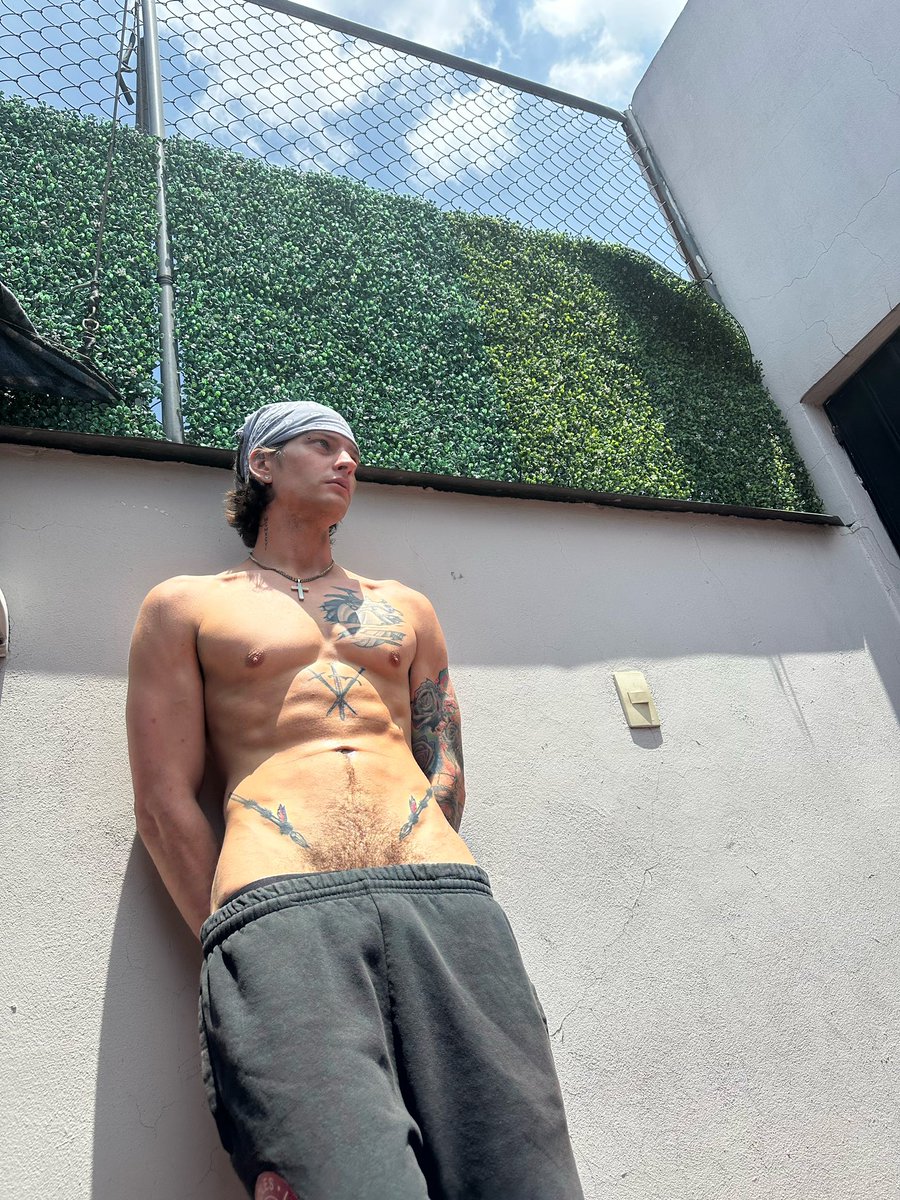LukeScandalous's tweet photo. https://t.co/qYAZxdE2eZ