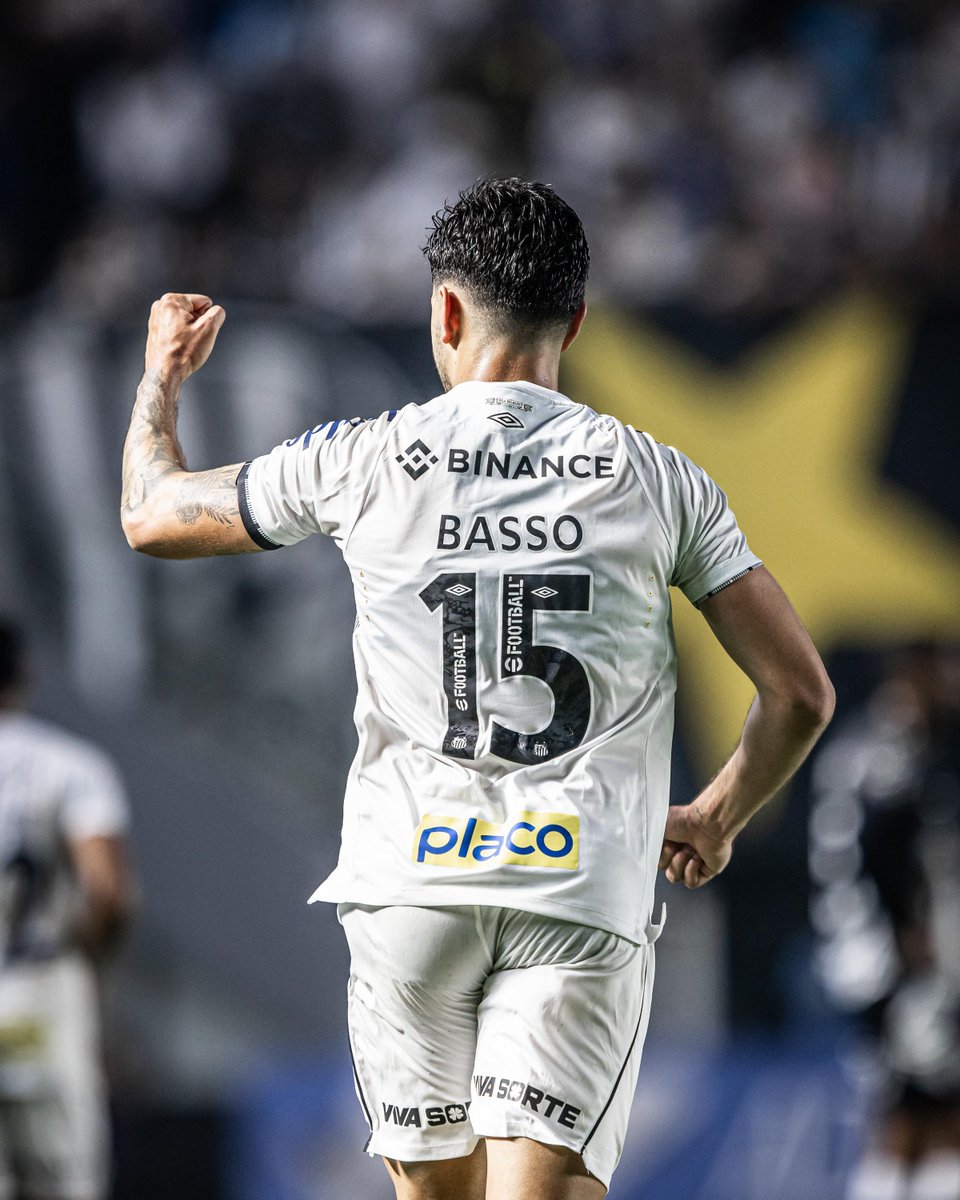 SantosFC's tweet photo. Marcou um golaço e saiu para a comemoração! Bem demais, Basso! ⚪⚫

#SANxPON | 2x0 https://t.co/JtTm8S6NMj