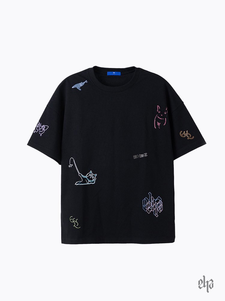 StyleZhehan's tweet photo. 2024.07.22
Zhang Zhehan was seen
and photographed at
an airport wearing:
- #EHzZ 赛博海域 black t-shirt
https://t.co/jFVhL9emmc

Photo Cr. sliver

#EHzZootd
#ZhangZhehan 
#张哲瀚 #張哲瀚 https://t.co/gswN88RzmG