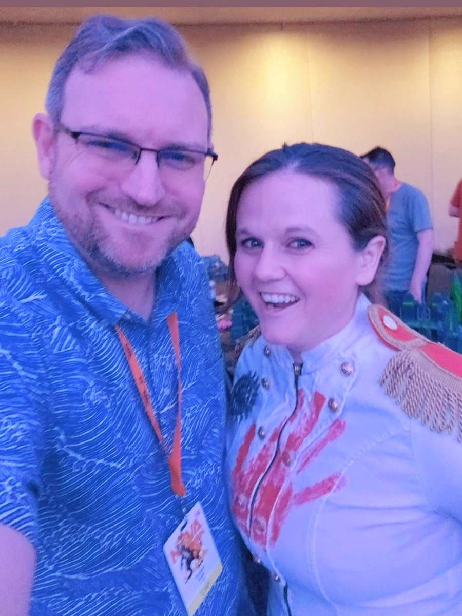 Darcy_Bono's tweet photo. Not even Cpt. Lotara Sarrin is immune from shamelessly fan girling when she happens to bump into @RobWritesPulp, author of Fall of Cadia and The Infinite and the Divine 🤩.

#novaopen #warhammer #warhammer40k https://t.co/q5WEsH10h2