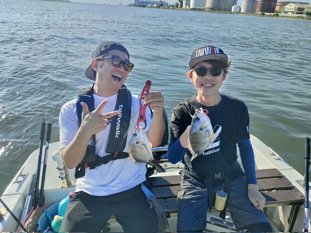 Taka_icfc's tweet photo. 最近はチビのなかなか掛からないバイトが多いですがたまにデカイのも混じるので気を抜かないように🎣
#Megabass #礁楽 #ボトルシュリンプSW #orochiX10 #レジットデザイン #PR https://t.co/1CpuOBLw6l