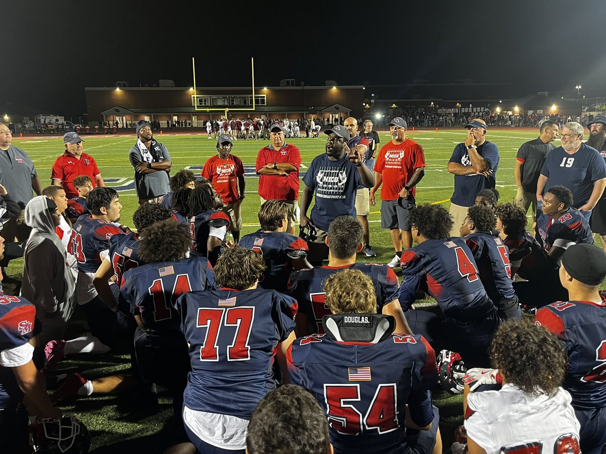 @MetroNewsPrep FINAL:
Spring Mills 50, Jefferson 0.

The Cardinals improve to (1-0) on the season while the Cougars fall to (0-1). @MetroNewsPrep #wvprepfb