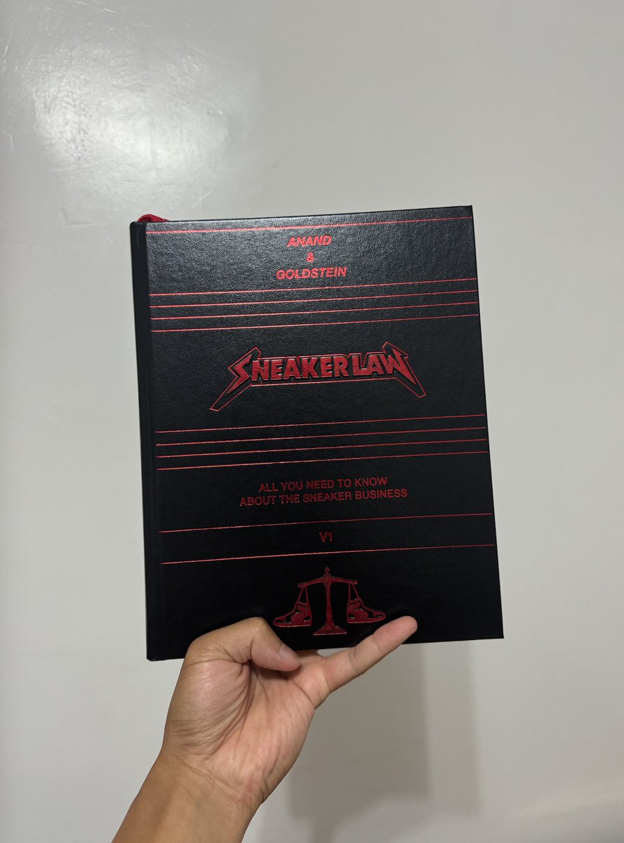 Shoutout to <a href="/BigJared14/">Jared G</a> &amp; <a href="/snkrlwyr/">Kenneth Anand</a> Sneaker Law V2 Book is coming soon! (This is version 1 of the <a href="/snkrlaw/">SNEAKER LAW 👟⚖️</a> book!)