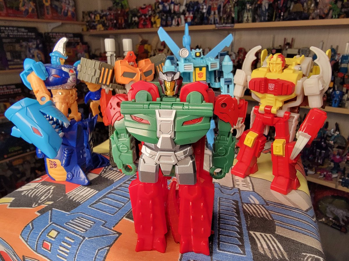 cracktasticpod's tweet photo. New 1-step gator in town!!

📷: Sky-Byte, Bludgeon, Skullcruncher, Whirl, &amp; Repugnus

#CracktasticPlastic #transformerfriday #transformers #Skullcruncher #collectthemall #thrillofthehunt #toner #toypodcast #thePFPN 

Listen &amp; subscribe at https://t.co/eOzPzki1pa https://t.co/8UnePaQDQK
