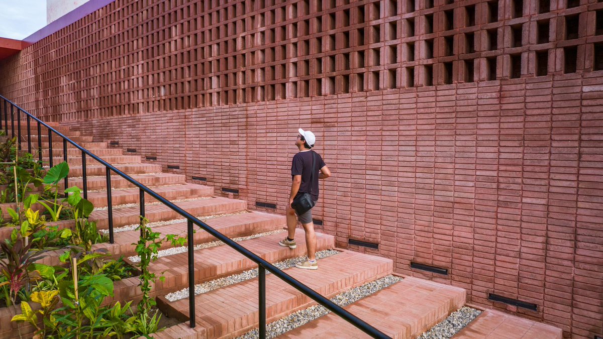 MeyerFalcon's tweet photo. El Malecón y Parque Lineal Río Grijalva que hizo @SEDATU_mx en Villahermosa es un proyecto integral que incluye distintos espacios públicos como la rehabilitación de una antigua cacaotera 🍫.

Pronto el Museo Regional del Cacao 👇
#LosCimientosDeLaTransformación👷‍♀️👷 https://t.co/1YXG6Q28FJ