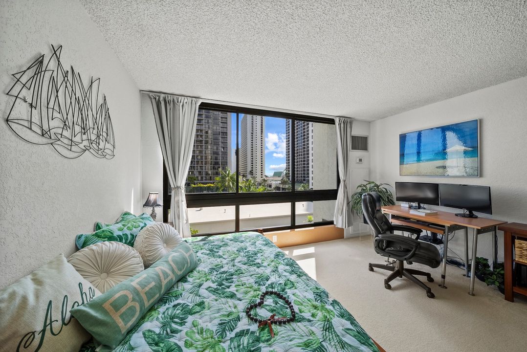 HawaiiLife's tweet photo. Just Listed by Wendy Oshiro D'Innocenti, R and. Ning Li, R(S) is 300 Wai Nani Way #I807, Honolulu, Oahu, for $310,000.
https://t.co/N3wbYfeROu
Light, bright and cheery at this well-cared-for studio at popular Liliuokalani Gardens in Waikiki - Tap the link for details.
#Oahu https://t.co/3OBW46gWDb