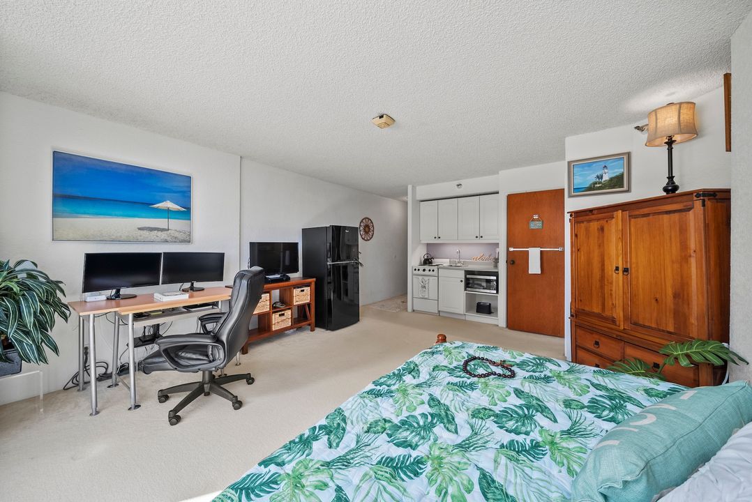 HawaiiLife's tweet photo. Just Listed by Wendy Oshiro D'Innocenti, R and. Ning Li, R(S) is 300 Wai Nani Way #I807, Honolulu, Oahu, for $310,000.
https://t.co/N3wbYfeROu
Light, bright and cheery at this well-cared-for studio at popular Liliuokalani Gardens in Waikiki - Tap the link for details.
#Oahu https://t.co/3OBW46gWDb