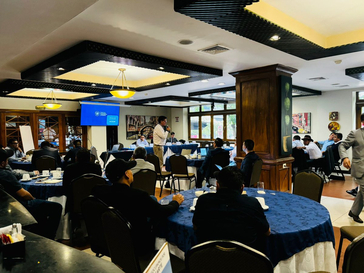 Segeplan's tweet photo. Nos reunimos con el Observatorio de Pueblos Indígenas de Guatemala para dialogar sobre el programa #AvenidasParaElBuenVivir 🛣️

La Dirección de Preinversión de SEGEPLAN presentó la ruta que deben seguir los proyectos de red vial en el #SNIPGT. https://t.co/vW9gHVcuCQ