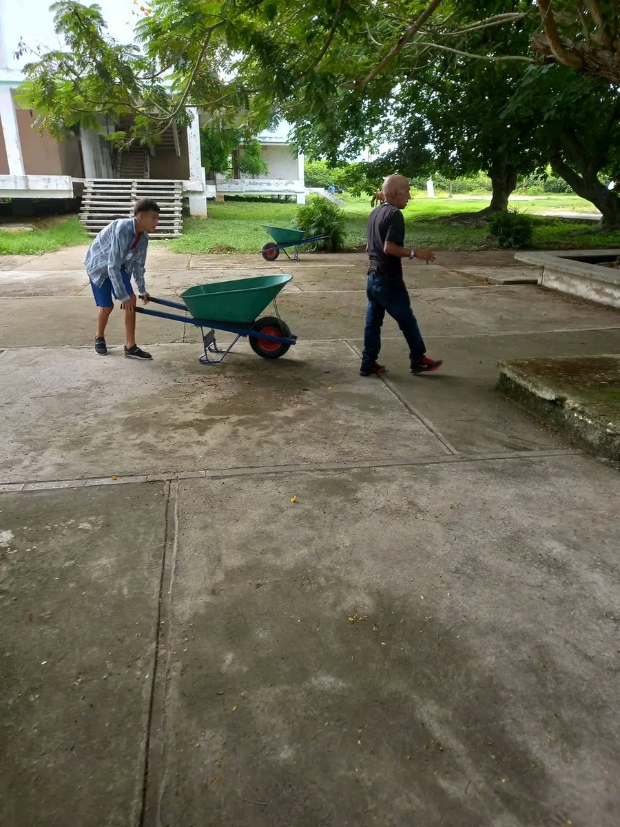 El Centro Mixto Ramón Ribalta Martìnez se prepara para el nuevo curso escolar. #VamosConTodo #InicioDeClases #CubaMined  #DPEVillaClara #DirectorEducacionSagua #EducacionDeCalidad@ElviaFabrega <a href="/EstevezMidiala/">Midiala Gallego Estévez</a> <a href="/FarinaEstevez/">Yoandry Fariña Estévez</a>