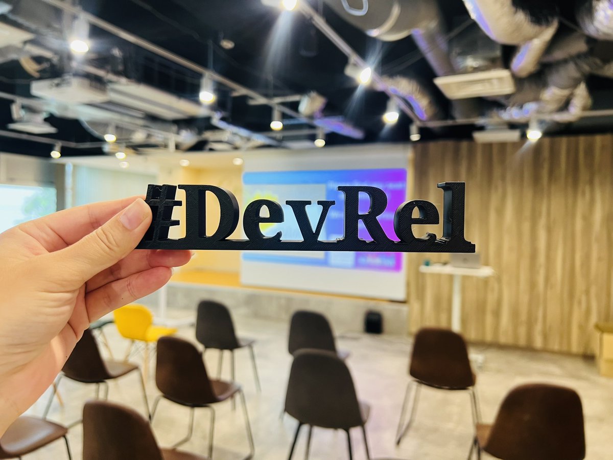 satoshoco's tweet image. プレゼントを頂いた🫶 #DevRel  #ConfidentHEROINE