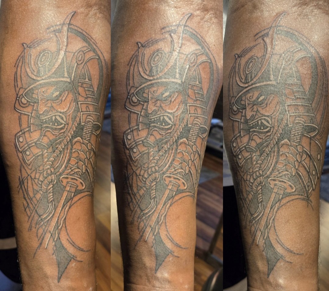 TattoosByBee's tweet photo. One of today's tattoos I did at Bulletts Ink on one of my Ole Football Players.. Been 15 years since we saw each other. Great catching up..
##TattoosByBee #BullettsInk https://t.co/zEYHPI5Lms
