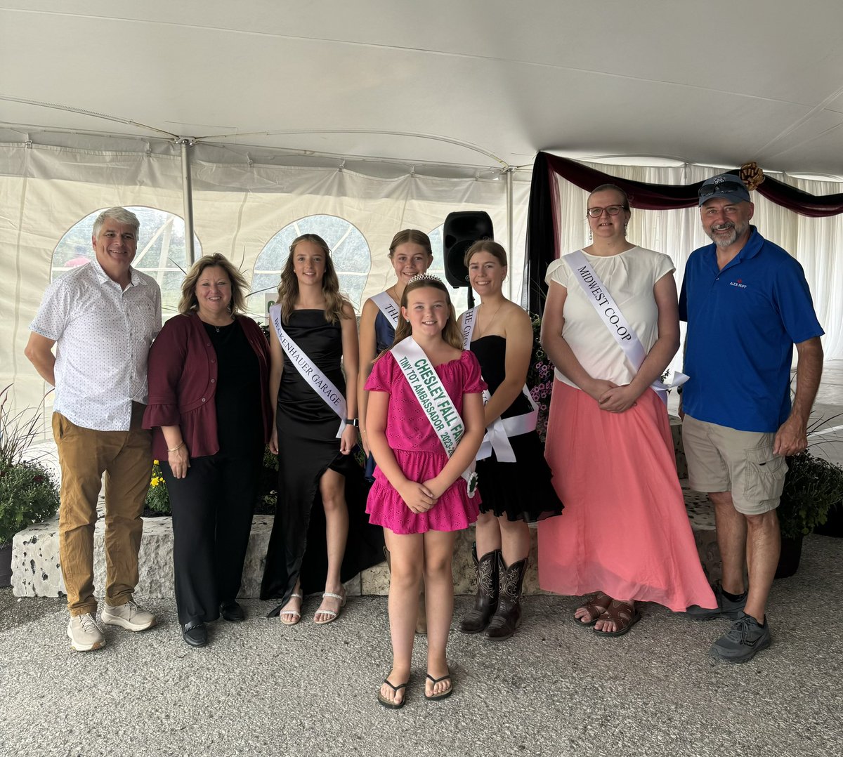 AlexRuff17's tweet photo. Loads of #community spirit for the kickoff of the 170th Elmwood homecoming! Congrats to all the Ambassador contestants who all gave inspiring speeches. Thx to all the organizers, #volunteers &amp; sponsors for their incredible hard work. #BruceGreyOwenSound #HuronBruce @MayorPeabody https://t.co/rwi9Qgri5c