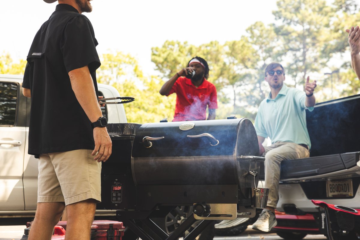 🚨Hey psst...have you entered into our Football Kickoff GIVEAWAY? Only 1 day left to enter! 🚨 

FOOTBALL IS FINALLY BACK 🏈  Let's kick off the season the right way, with an Ultimate Tailgate Giveaway! One lucky person will take home the Road Warrior 340P + Inverter Bundle