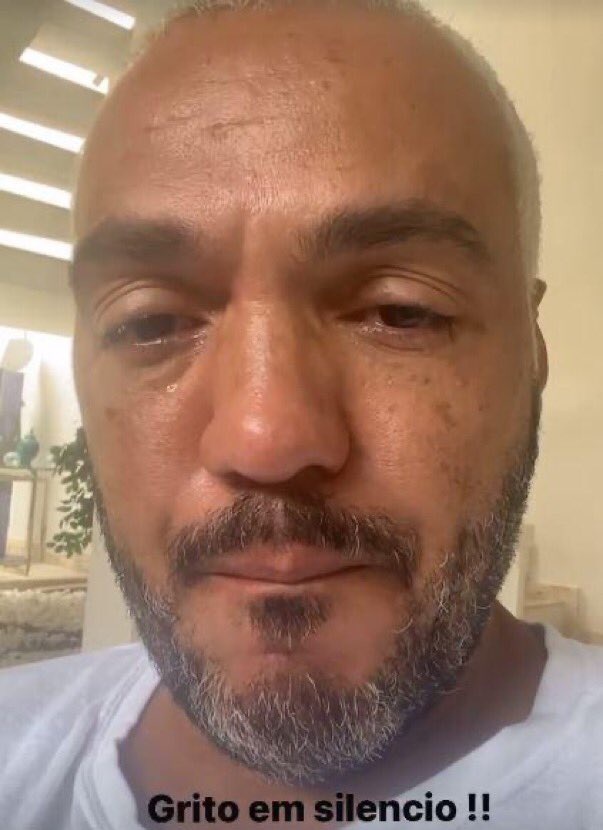 ana laura 📖🐝 tweet media