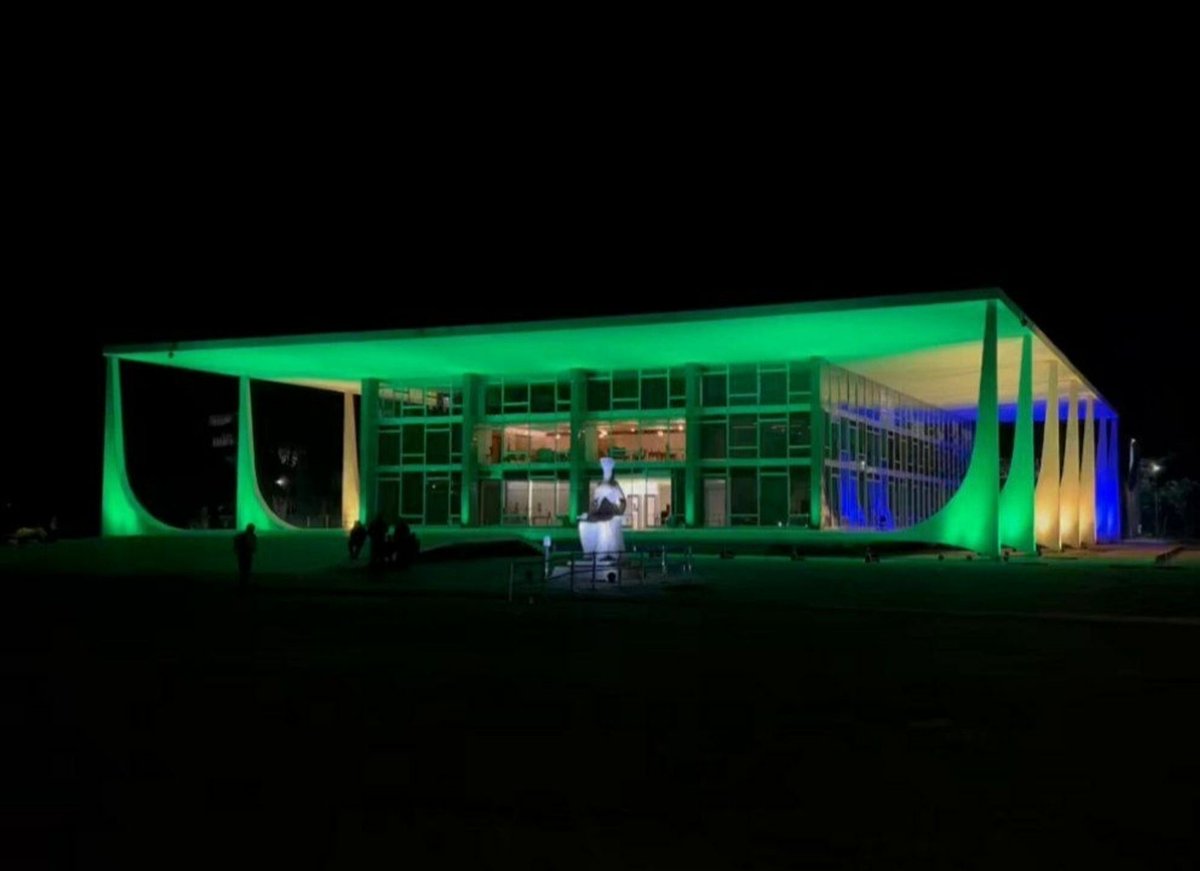 🇧🇷😊 Neste momento 👇

Palácio do STF é iluminado com as cores da Bandeira Nacional em recado claro sobre nossa Soberania, nossa Constituição e nossas Leis.