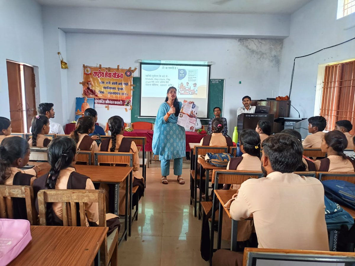 vinu_T05's tweet photo. #awareness_program on #education, #mental_health, #child_marriage, #menstruation, #cleanliness and #UNICEFYuvodaya_program was conducted with the college students and NSS volunteer staff at Govt Avanti Bai lodhi College Ghumka.with @UNICEFIndia  DC  @rajnandgaon @DivyaRa05087935 https://t.co/SNMJSxofQ5