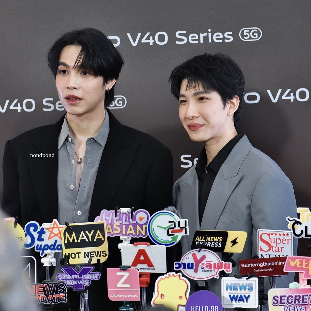 pondponddknn's tweet photo. 29082024 | หล่อแบบแพ็คคู่อะดิ้ 
@Firstkpp @myktnw 

FK x vivoV40Series5G  

#vivoV40Series5G 
#พอร์ตเทรตเปิดเกิดทุกคน
#เฟิร์สข้าวตัง #FirstKhaotung https://t.co/B7Eds4wZRz