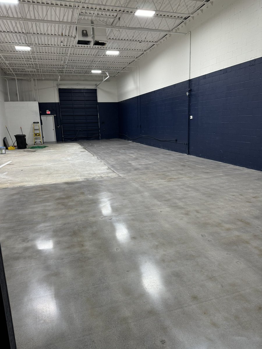 FlagstickGP's tweet photo. Making progress in the studio! #golf #indoorgolf #boyntonbeach https://t.co/xIMQW7mKJA
