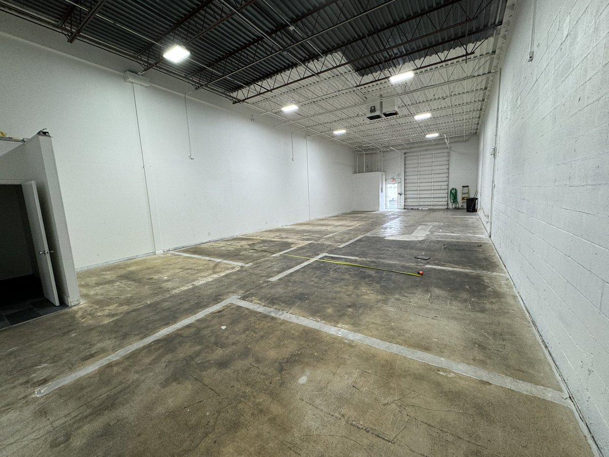 FlagstickGP's tweet photo. Making progress in the studio! #golf #indoorgolf #boyntonbeach https://t.co/xIMQW7mKJA