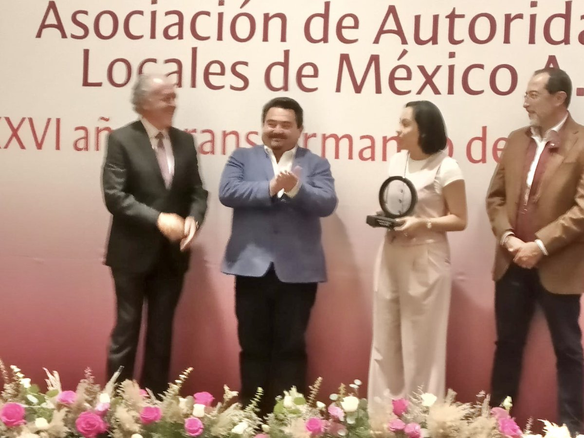 juliogutierrezb's tweet photo. Gracias a todas y todos los alcaldes y alcaldesas que conforman tan honrosa asociación, la cual es un importante instrumento para el intercambio de experiencias exitosas y conocimientos, entre los gobiernos. https://t.co/0sWsz2FekA