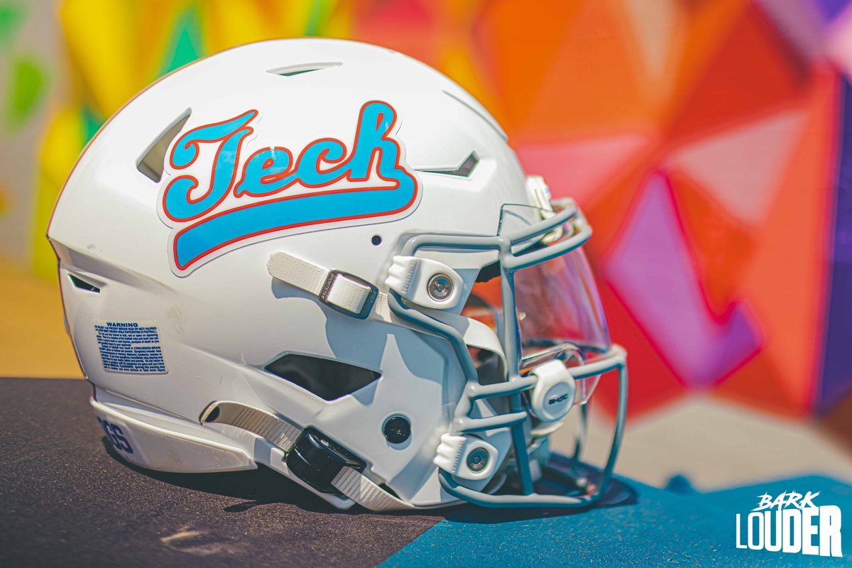 TheRealJoshMAC's tweet photo. Took the new lid on a tour of Downtown #RustonLA
#BarkLouder https://t.co/XG3i04JL0i