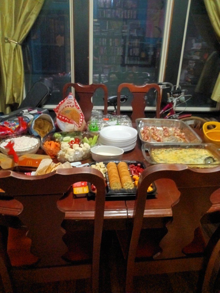 Vaginawarrior4e's tweet photo. @therealjoebob @kinky_horror we're pigging out and staying up all night for the #Nightmareathon on @Shudder ❤️🎃👹 https://t.co/jdE0PjDRSZ