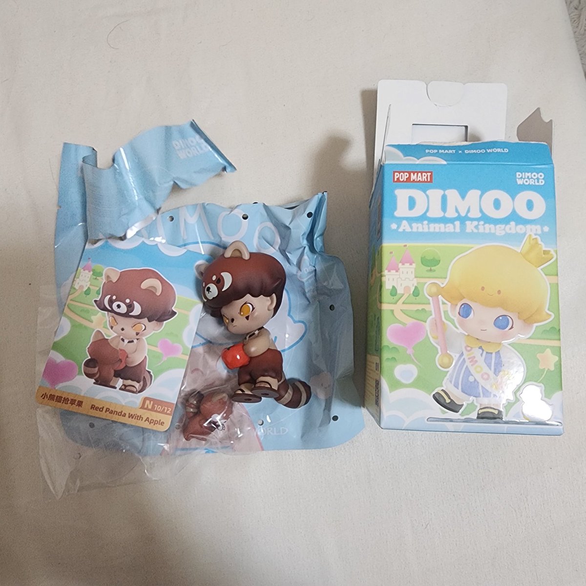 wts / wtt / lfb / lft :

DIMOO ANIMAL KINGDOM RED PANDA WITH APPLE

SELL :
- 450PHP (price lowered)
TRADE :
- Can be TRADED to any hirono or dimoo or hacipupu (dm me your offers!)
- with box and sealed accessories
- New / Just Opened
- Can do meet-ups around UST / SMNE / Fairview
