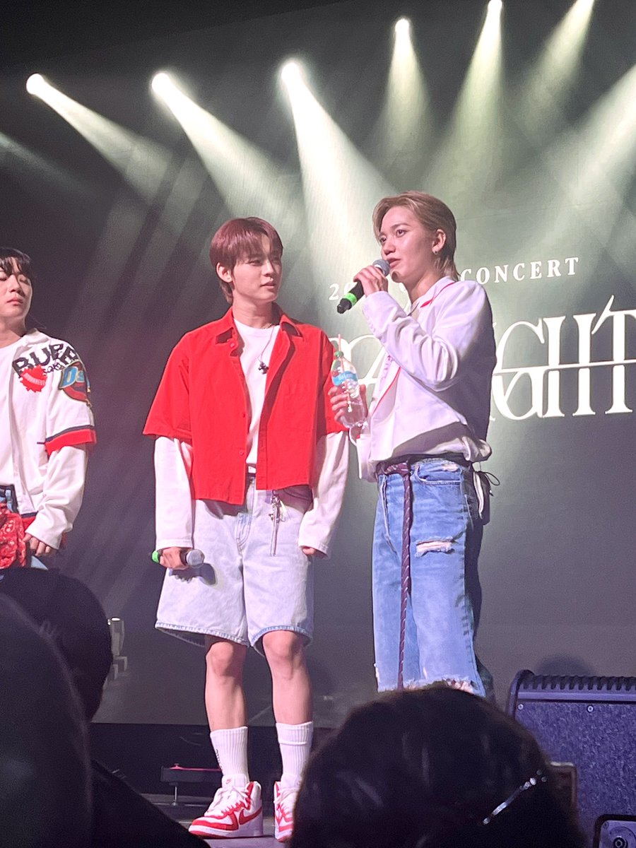 seaforests's tweet photo. 99% of my pictures from last night are just hyojin staring sweetly at seungjun while he talks 😢 #ONFinDenver https://t.co/g01zz7KaBL