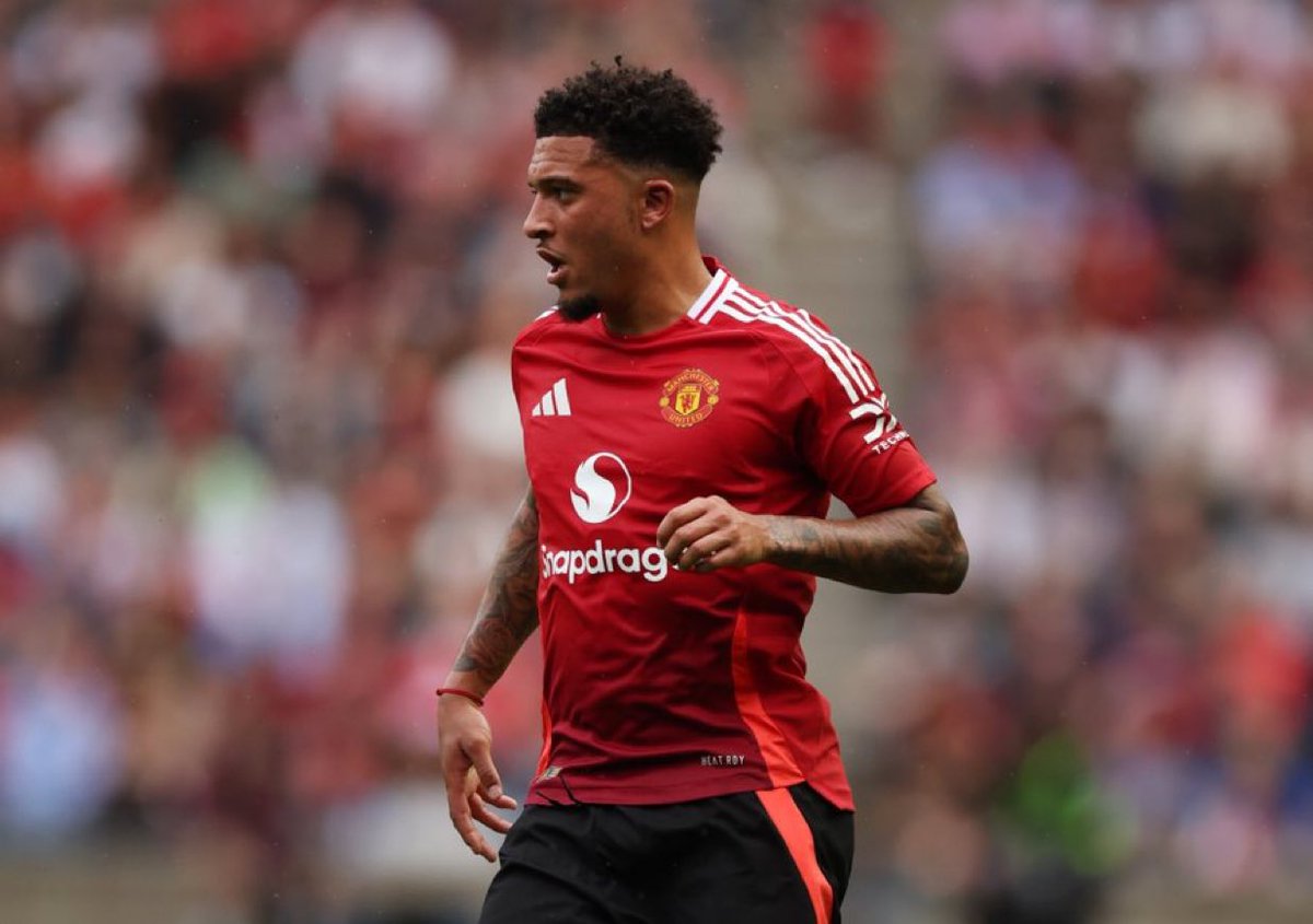 TransferNews's tweet photo. Chelsea’s obligation to buy Jadon Sancho will be activated if they finish in the top 14 in the Premier League. The fee will range from £20m to £25m, the higher they finish, the higher the fee. https://t.co/eiKs36ndsn
