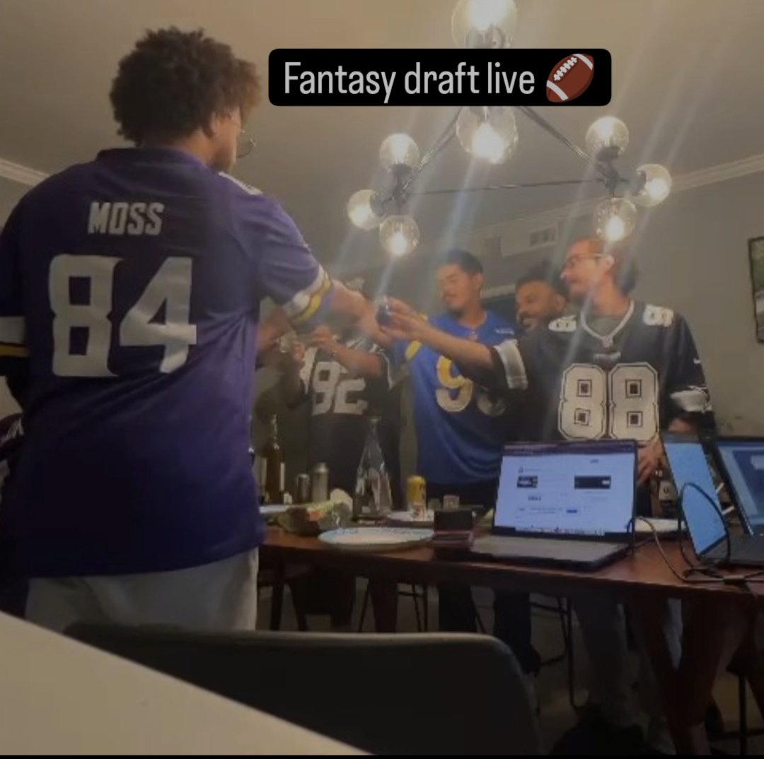 SeanGCJr's tweet image. Live now! Draft order Reveal! 🏈
Twitch.tv/Shinobixon 8pm pst
kick.com/Shinobixon 8pm pst
.
.
.
.
.
.
.
.
.
.
#fantasyfootball #draft #fantasydraft #football #twitch
#twitchtv #kick #streamer #streaming #twitchstreamer #twitchstream #kickstreamer #kickstreaming