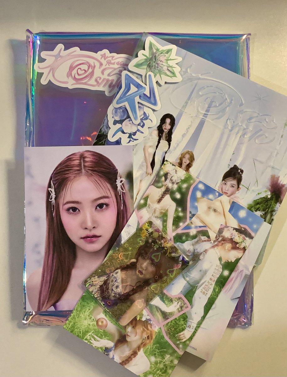 wenjoyhaul's tweet photo. my cosmic album came home today! 🥹🫶🏻
again, thank you so much @chulien07 for the giveaway! (one of my most trusted shops ever since) #FromChulien https://t.co/cL9twXFb8c