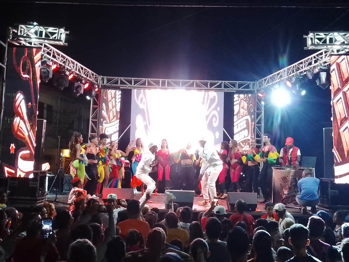 CMKXDigital's tweet photo. #Comenzaron hoy las #FiestasPopulares 🪘💃🕺🎊 en #Manzanillo
🇨🇺 #Cuba
#ProvinciaGranma
#CulturaManzanillo https://t.co/6hq1hOoMN1