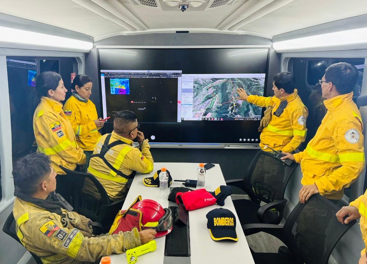 Querida ciudadanía:
Quiero solicitar su apoyo para denunciar al ECU911 si son testigos de que alguien QUEMA BASURA en terrenos, sobre todo rurales.
NO puede ser que la irresponsabilidad de algunos lastime tanto a nuestra ciudad.
A pesar de la comunicación permanente y los