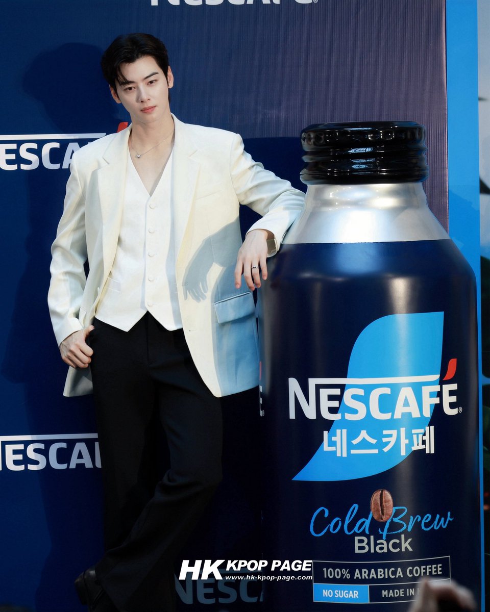 hk_kpop_page's tweet photo. 韓星來港📸現場直擊 #車銀優

More ⏩️ https://t.co/Ih1hvTWOYP

◍ 2024.08.31
◍ NESCAFÉ®️「韓國嚴選咖啡系列」新品發佈會
◍ 九龍塘又一城LG2

#이동민 #CHAEUNWOO
#kpophk #韓星 #hkkpop #韓流 #kpopstar #韓國明星 #韓國 #香港 #hongkong #韓星來港 https://t.co/DW1AHidMr8