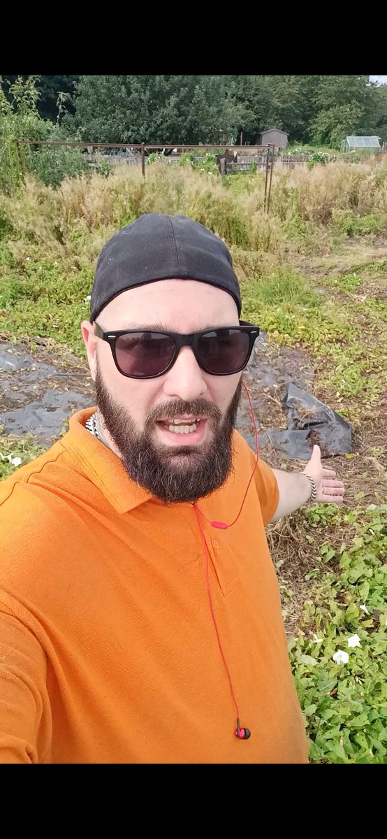 I'm on a huge side quest!! I've started the project of growing my own root vegetables and hot peppers. I took on an allotment 🔥🔥 there are videos available on my TikTok (bigger upload time) and some on YouTube. 🫑🧄🌶️ Any advice?  tiktok.com/@markiobros #allotment #farming