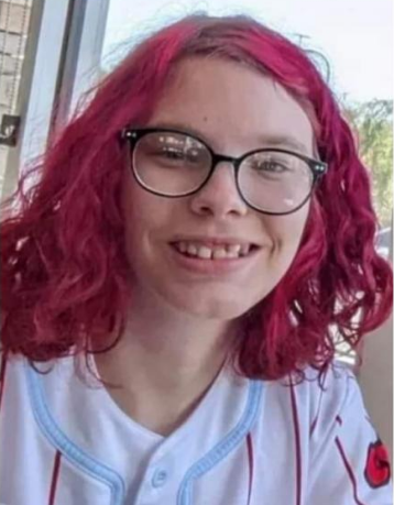 TrueCrimeUpdat's tweet image. #MISSINGPERSON USA - Cheryl Ann Stewart, 24

LAST SEEN: Friday 23rd August, 7 PM

LOCATION: 19th Avenue and Bush Street #Lemoore #California

APPEARANCE: 5'0",100lbs

LAST KNOWN: Met someone online; Left with 2 Hispanic males Heading to party in San Bernardino area

🚨 call 911